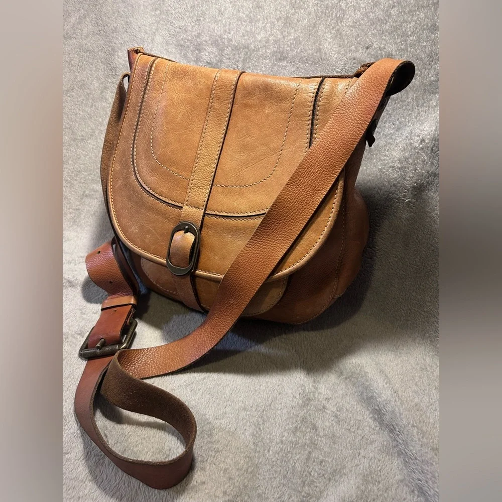 Patricia Nash Barcelona Heritage Saddle Bag - Picture 2 of 11